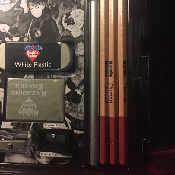 18 Piece Drawing and Sketching Set - Picture 4 of 6